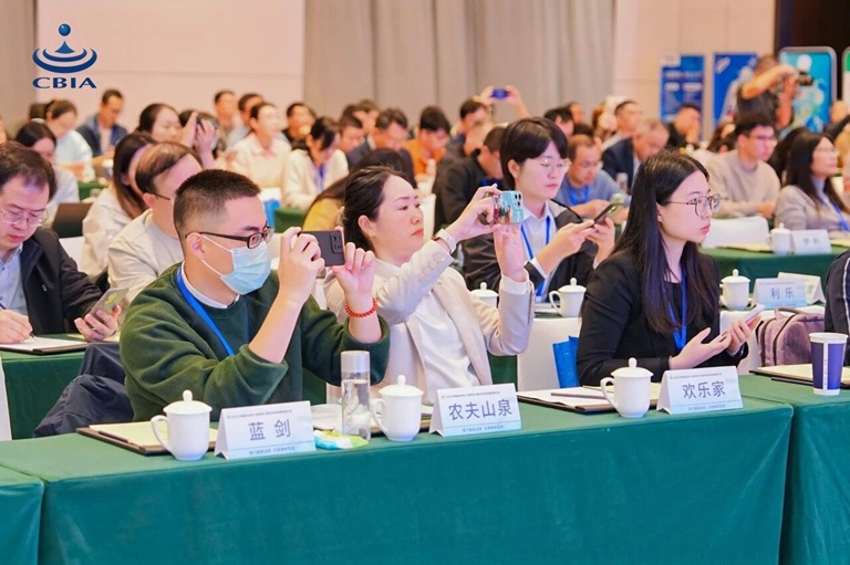 1762161442256083.jpg 功能会现场2.jpg